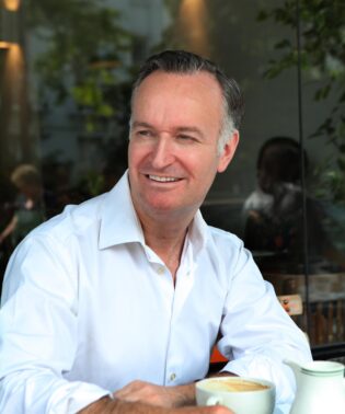 Andrew-OHagan-1.jpg Andrew-OHagan-1.jpg